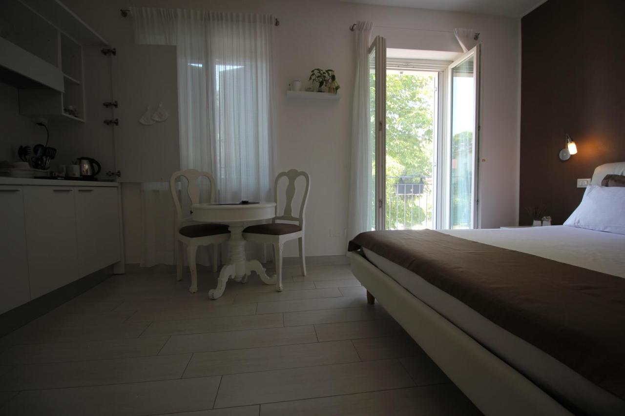 Rooms Il Punto Peschiera del Garda Exterior foto